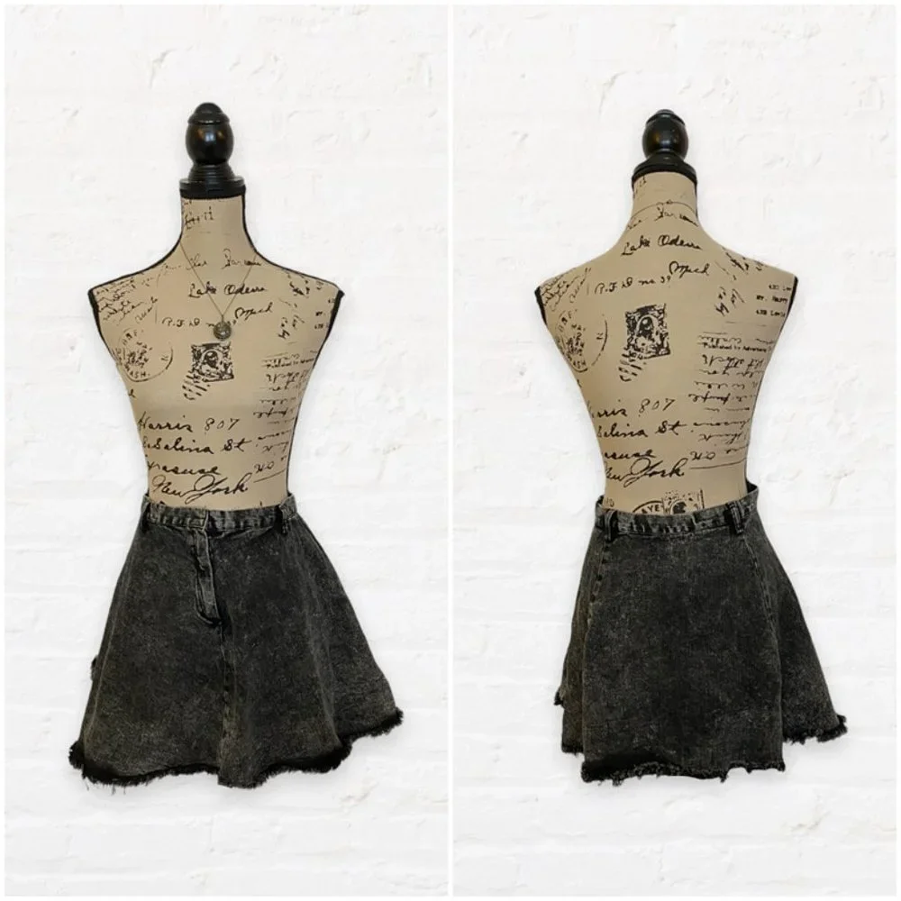 Kira Yukimura's H&M Divided Distressed Denim Circle Skirt Teen Wolf - Picture 3 of 7